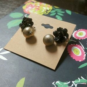 NWOT AEO 2 Pairs Gold and Black Earings